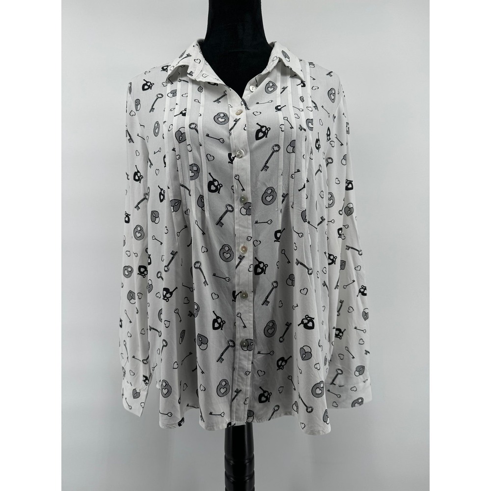 Jane and Delancey Womens Blouse Size Large White Black Heart Key Print Pleats - Picture 2 of 6